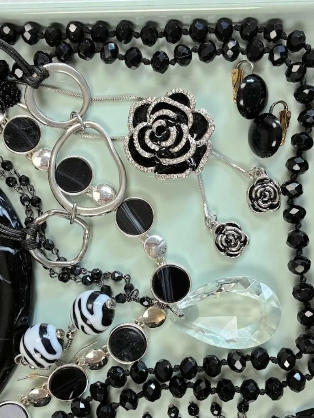 Jewelry Lot Black Silver/Gold Tone Wearable Costume Resell 28 pc 1+ lb Halloween
